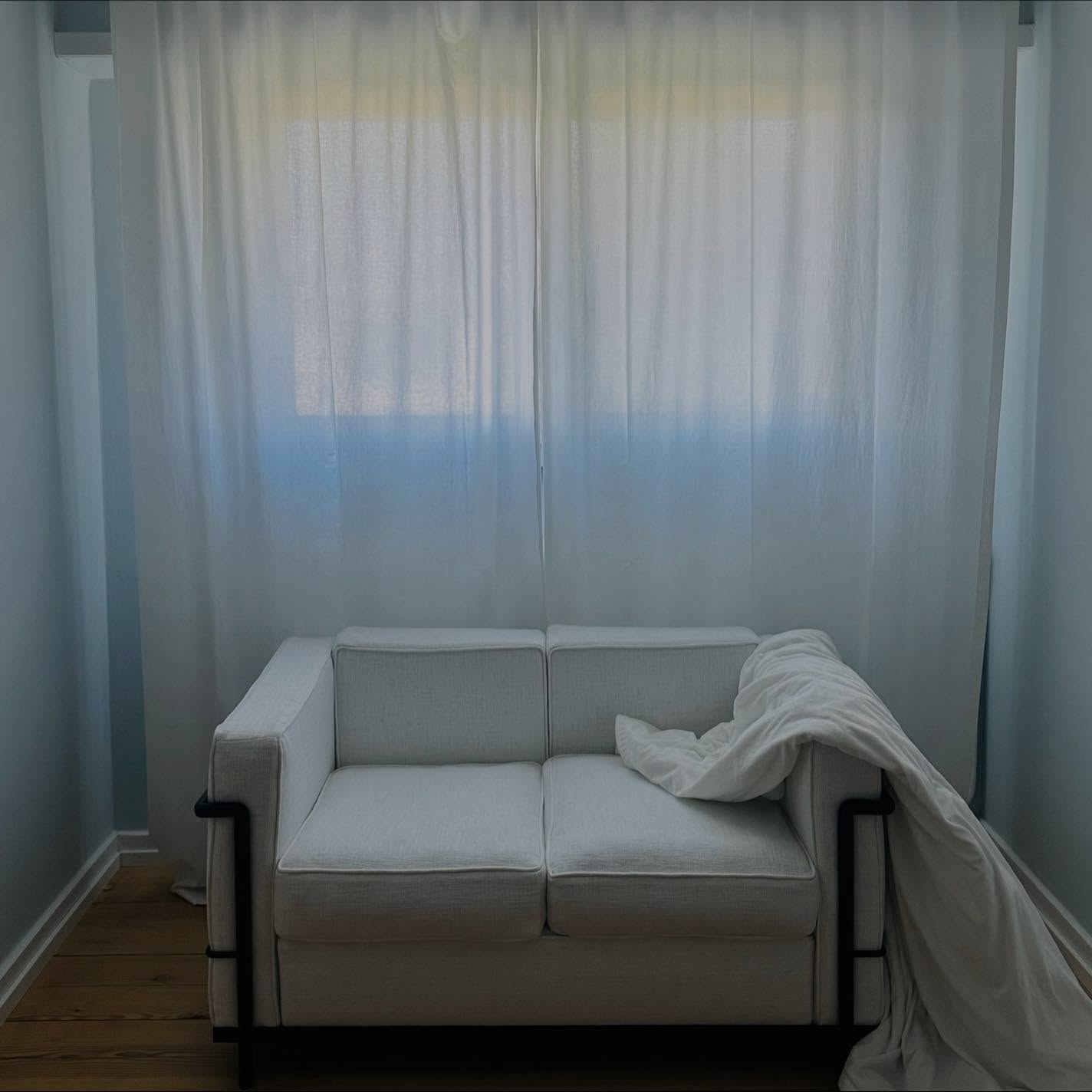 restauration lounge chair eames par tapissier uzes catherine Boks