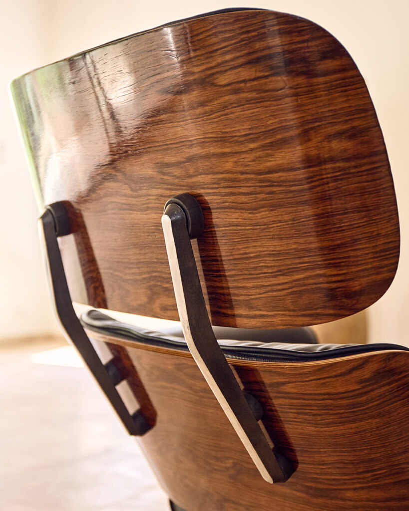 atelier restauration mobilier design Gard / Hérault tapissier lounge chair