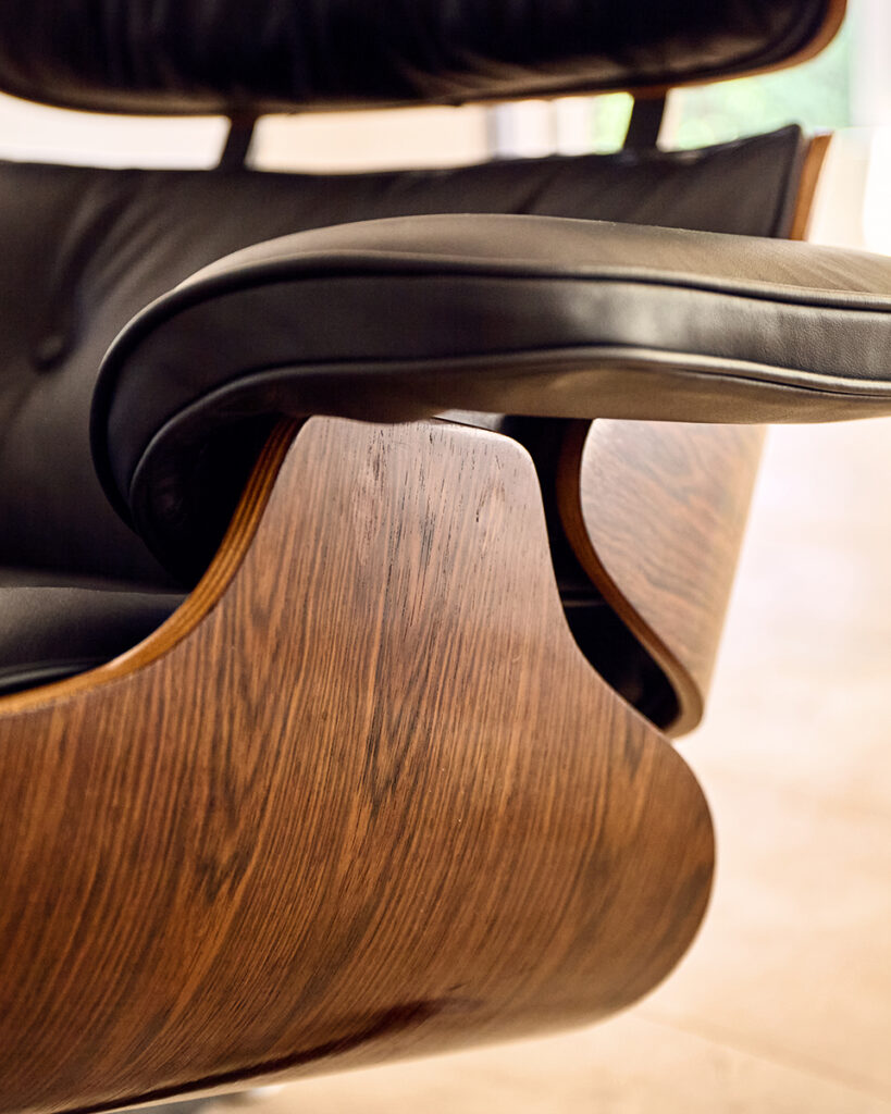 restauration lounge chair eames